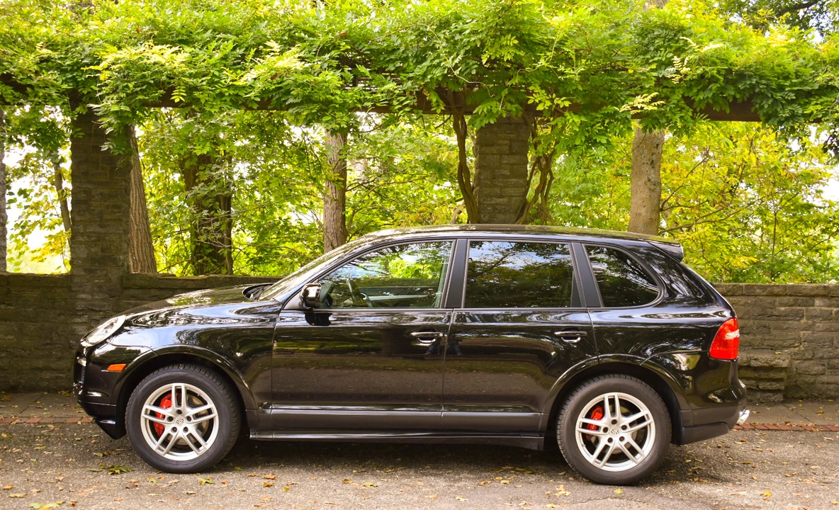 2009 Porsche 955/957 Cayenne GTS - Image 2 of 31
