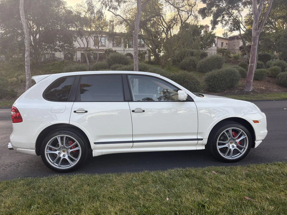 2009 Porsche 955/957 Cayenne GTS - Image 17 of 31