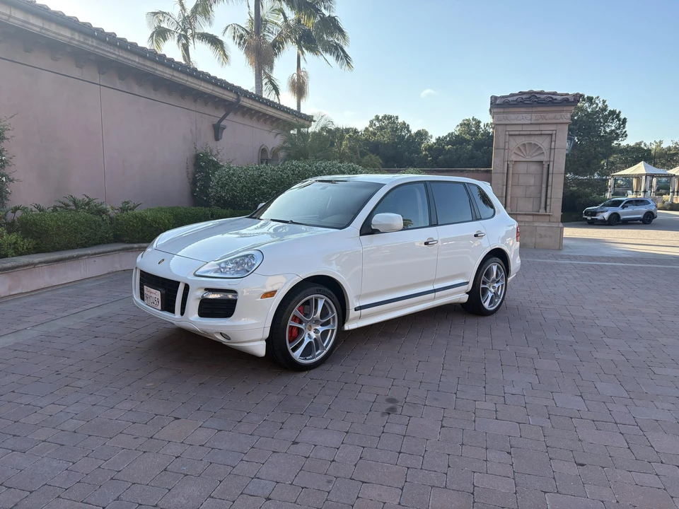 2009 Porsche 955/957 Cayenne GTS - Image 2 of 31