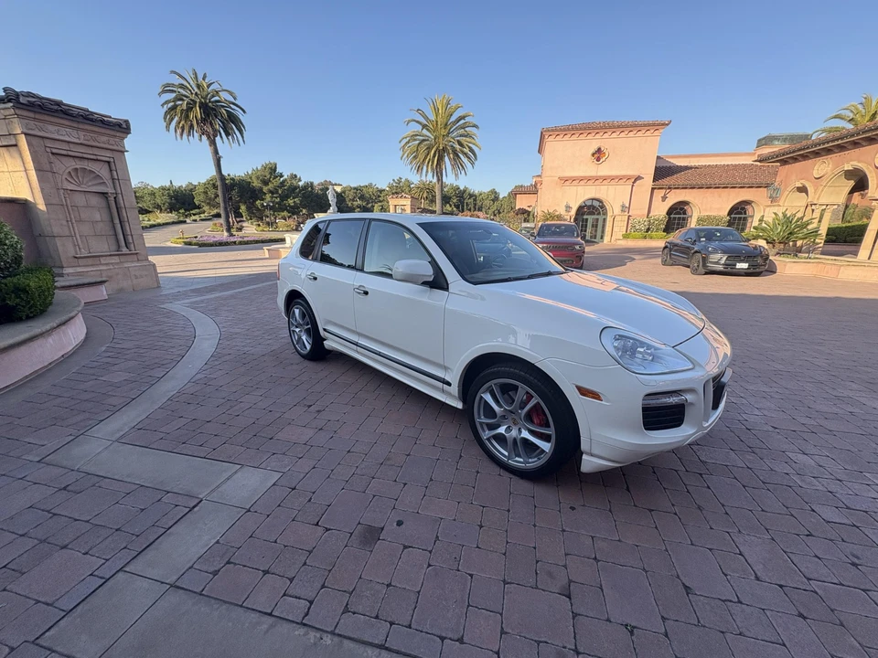 2009 Porsche 955/957 Cayenne GTS - Image 8 of 31