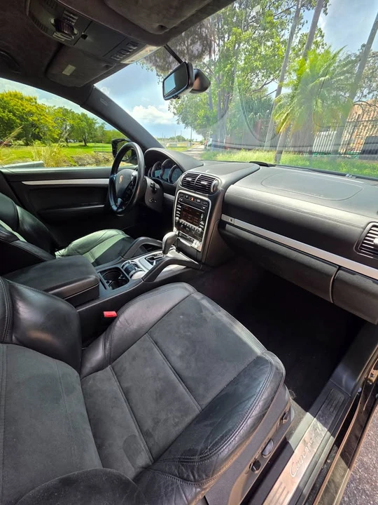 2009 Porsche 955/957 Cayenne GTS - Image 17 of 20