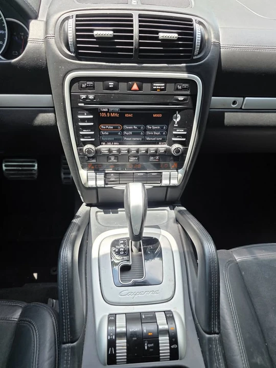 2009 Porsche 955/957 Cayenne GTS - Image 12 of 20