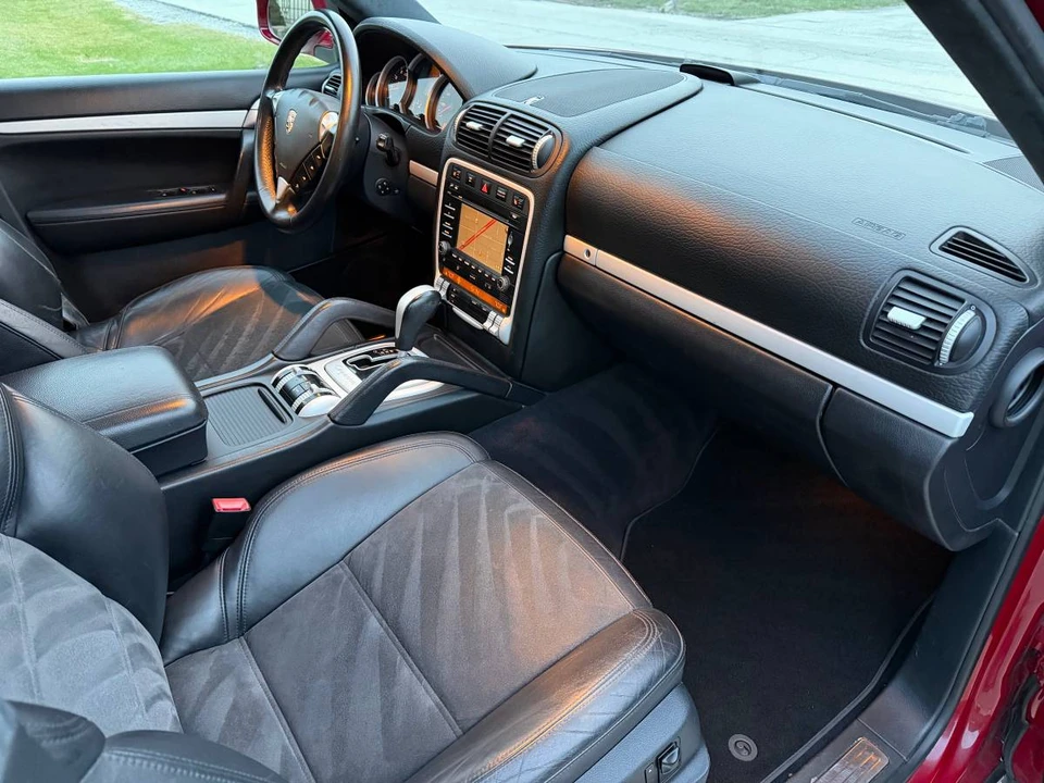 2009 Porsche 955/957 Cayenne GTS - Image 14 of 24
