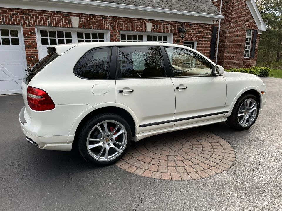 2009 Porsche 955/957 Cayenne GTS - Image 17 of 31