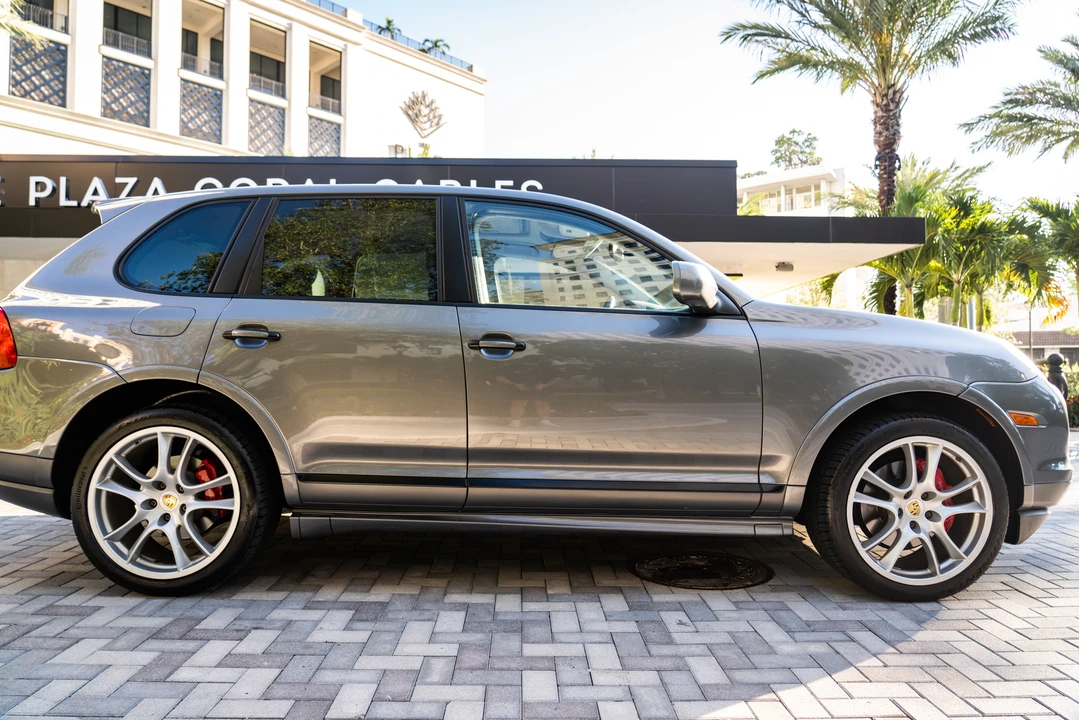 2009 Porsche 955/957 Cayenne GTS - Image 11 of 31