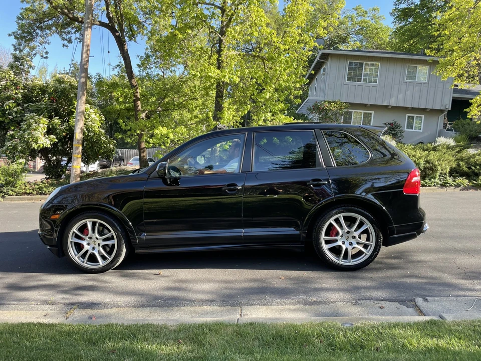 2009 Porsche 955/957 Cayenne GTS - Image 2 of 31