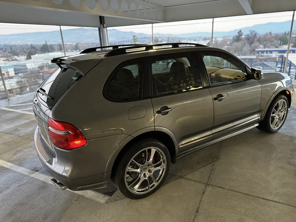2009 Porsche 955/957 Cayenne GTS - Image 10 of 31