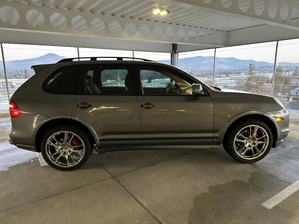 2009 Porsche 955/957 Cayenne GTS - Image 8 of 31