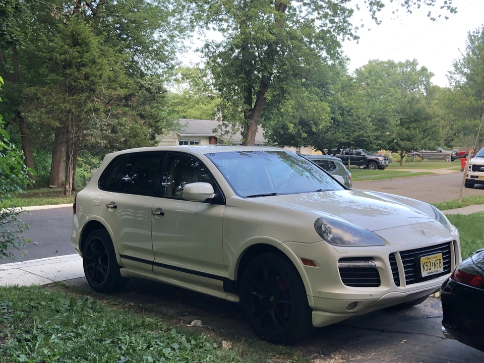 2009 Porsche 955/957 Cayenne GTS - Image 11 of 31