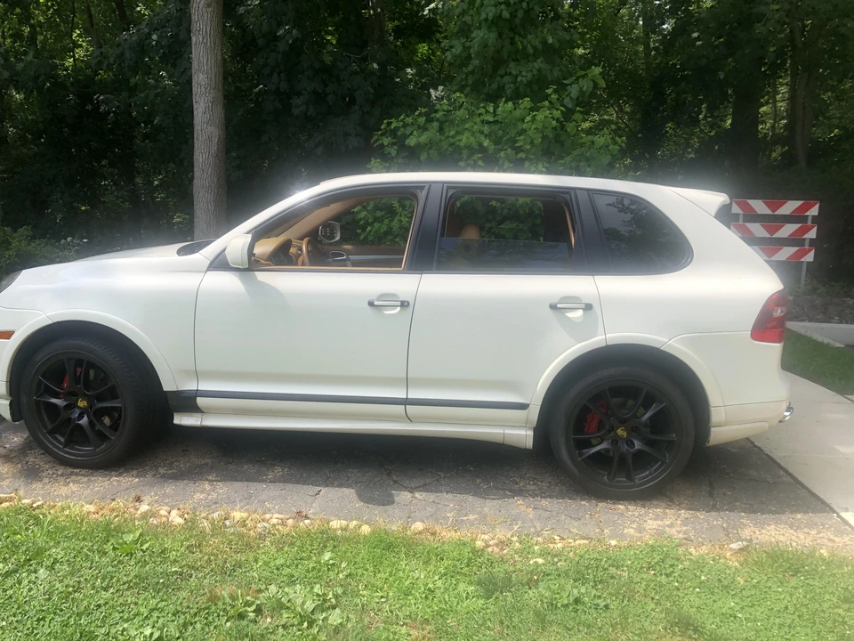 2009 Porsche 955/957 Cayenne GTS - Image 8 of 31