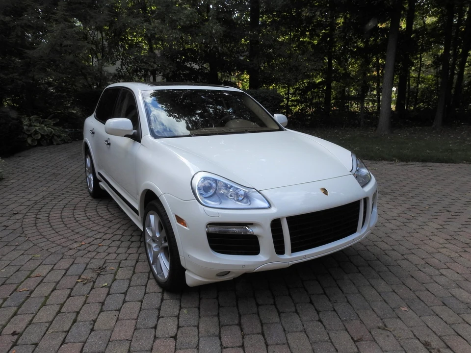 2009 Porsche 955/957 Cayenne GTS - Image 2 of 31