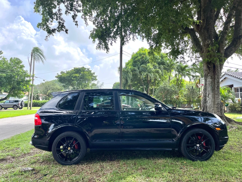 2009 Porsche 955/957 Cayenne GTS - Image 10 of 31