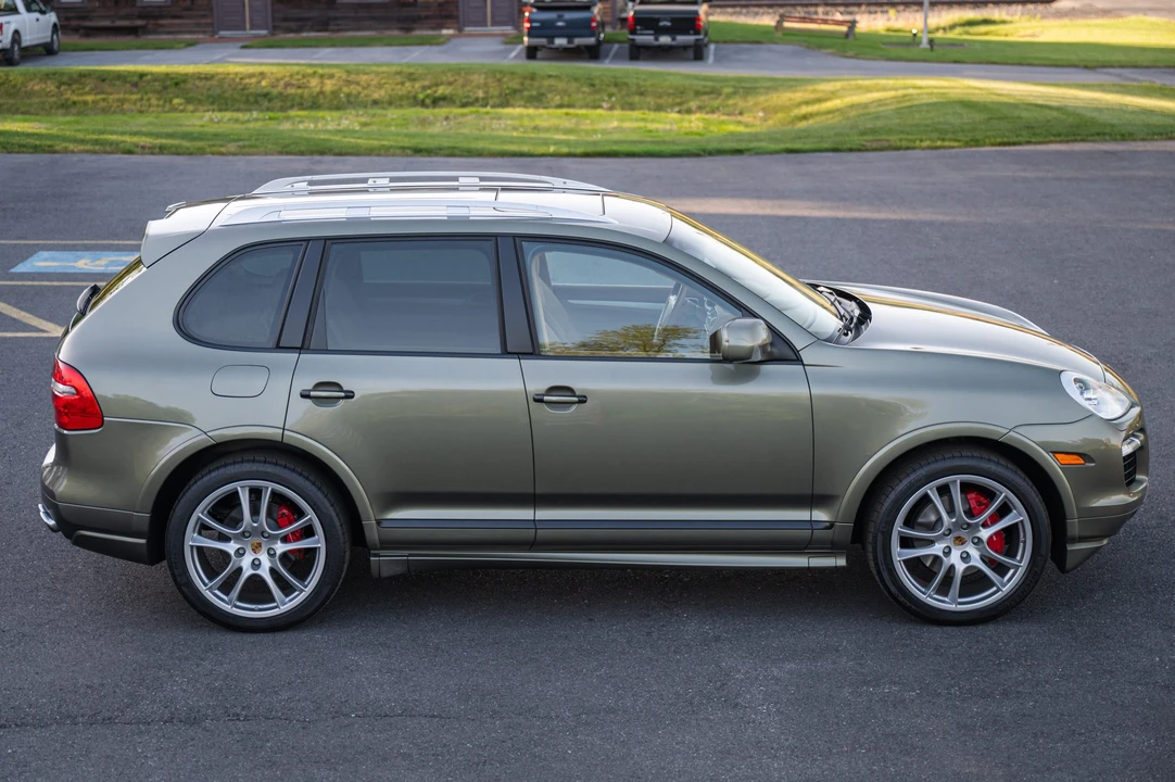 2009 Porsche 955/957 Cayenne GTS - Image 13 of 31
