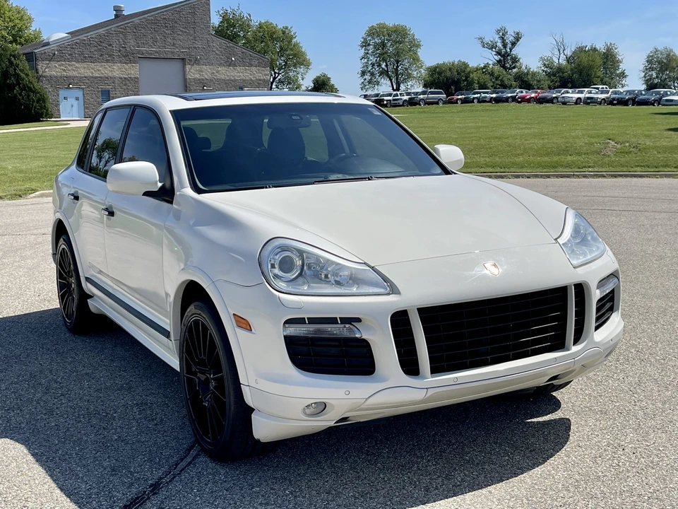 2009 Porsche 955/957 Cayenne GTS - Image 11 of 31