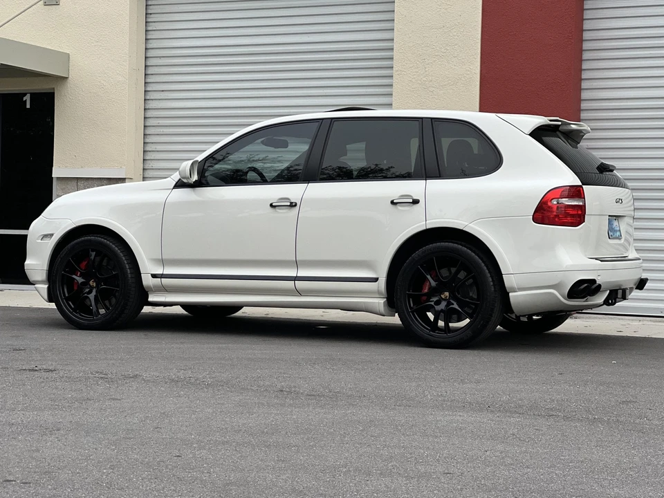 2009 Porsche 955/957 Cayenne GTS - Image 13 of 31