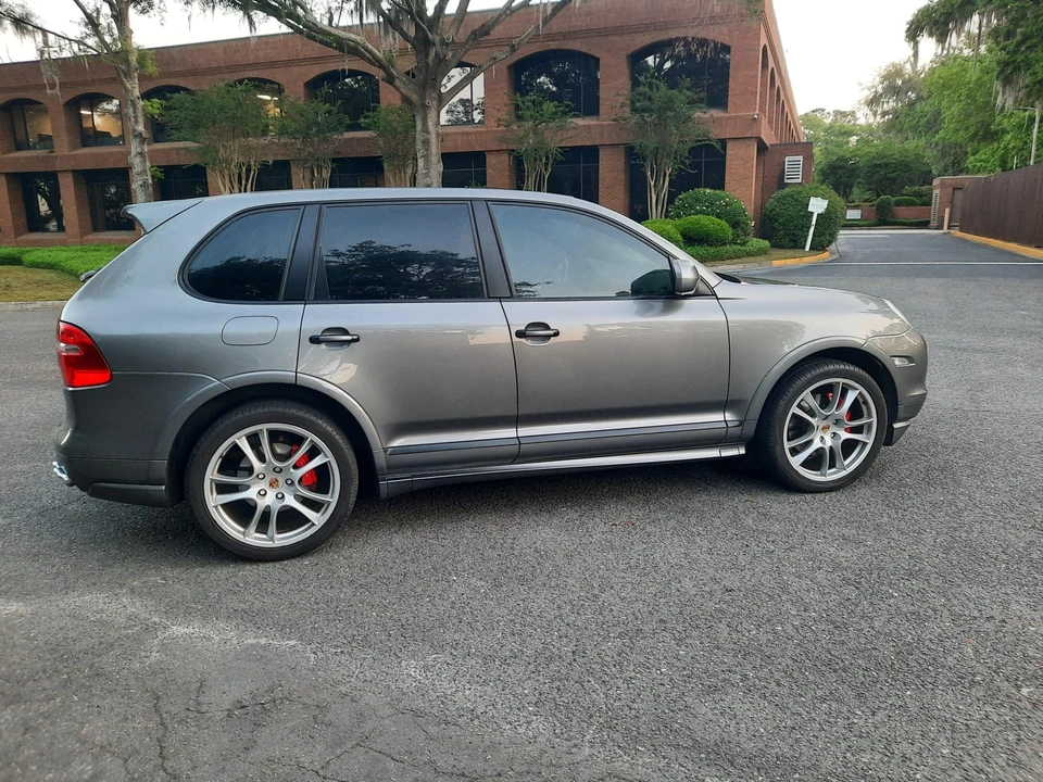 2009 Porsche 955/957 Cayenne GTS - Image 14 of 31