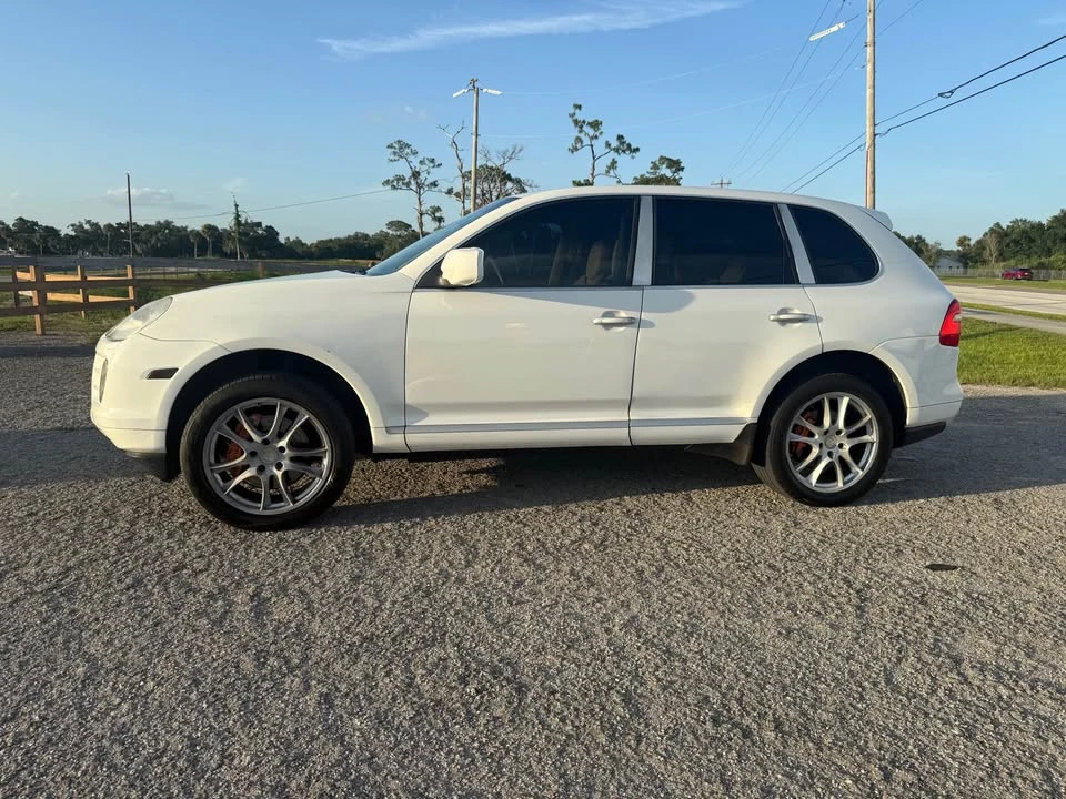 2009 Porsche 955/957 Cayenne S - Image 2 of 14