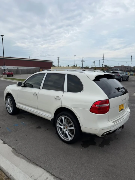 2009 Porsche 955/957 Cayenne S - Image 2 of 12