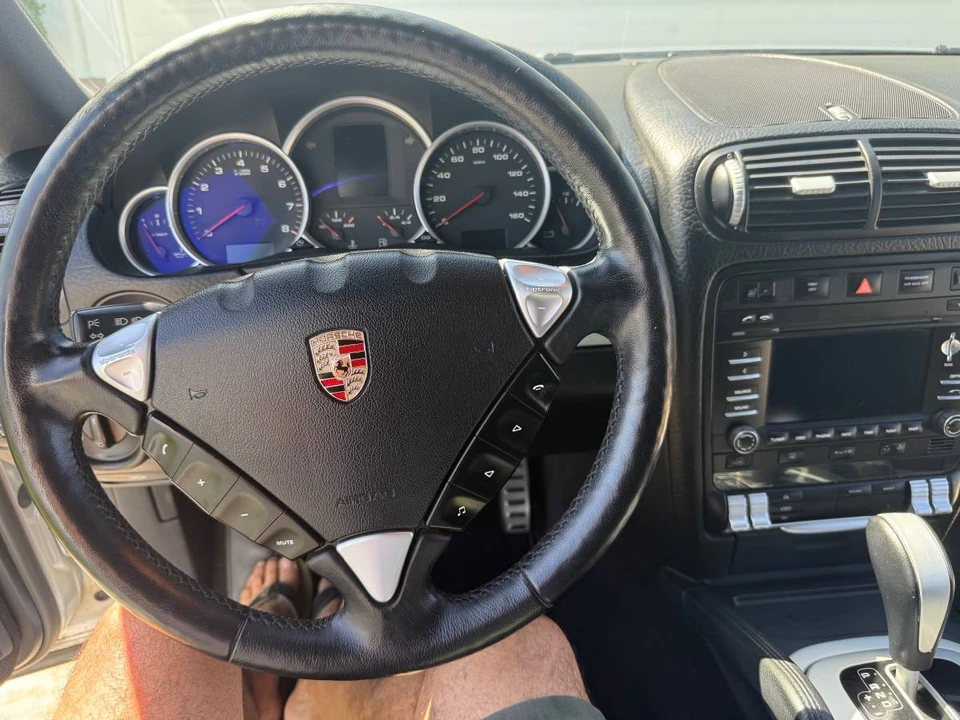 2009 Porsche 955/957 Cayenne S - Image 9 of 21