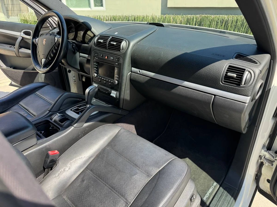 2009 Porsche 955/957 Cayenne - Image 10 of 24