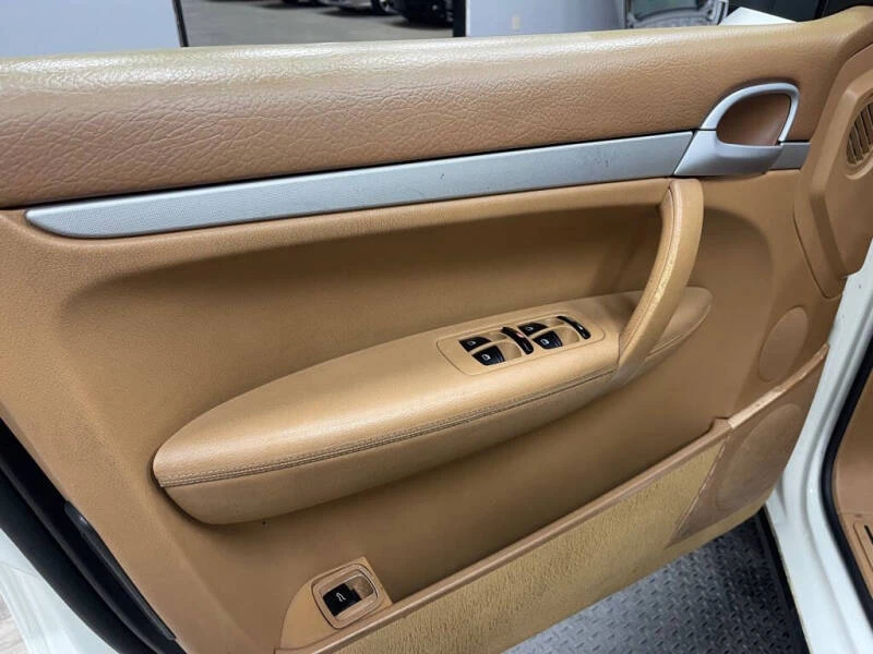 2009 Porsche 955/957 Cayenne - Image 24 of 31