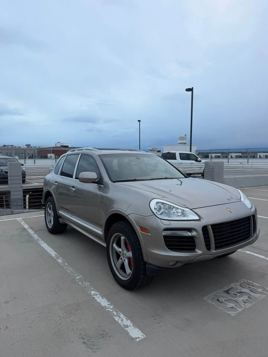 2009 Porsche 955/957 Cayenne Turbo - Image 2 of 11