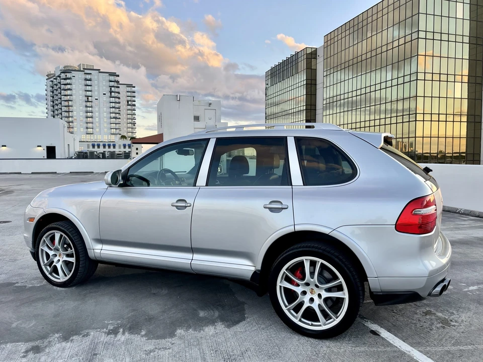 2009 Porsche 955/957 Cayenne Turbo - Image 7 of 31