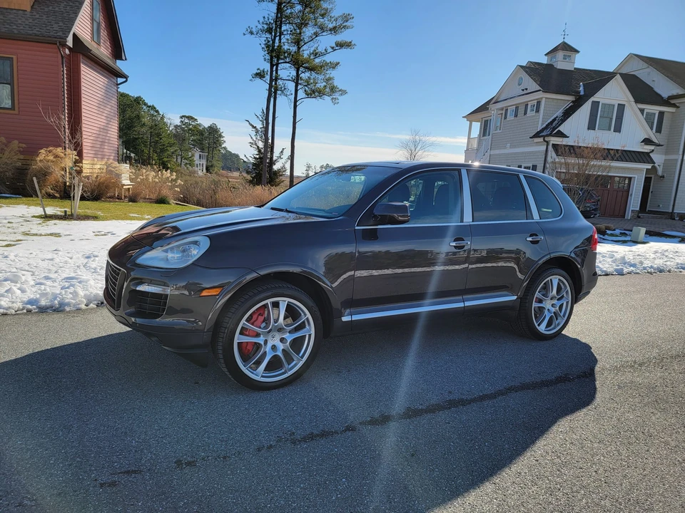2009 Porsche 955/957 Cayenne Turbo - Image 2 of 31