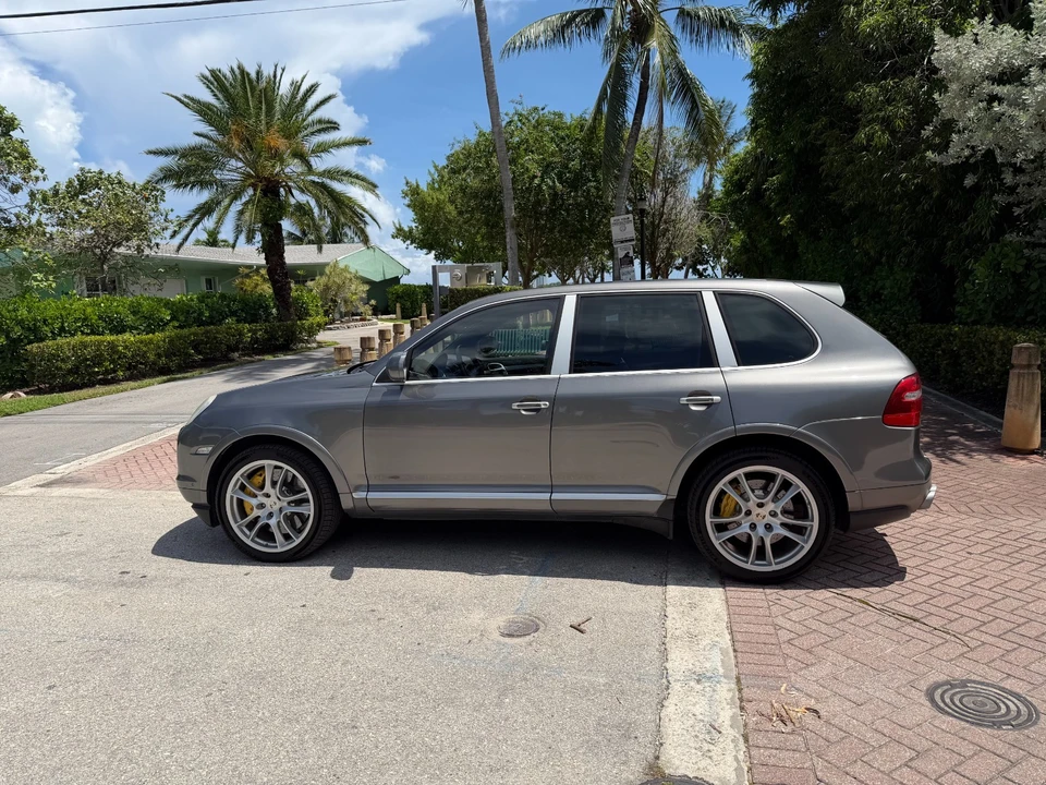 2009 Porsche 955/957 Cayenne Turbo S - Image 7 of 31