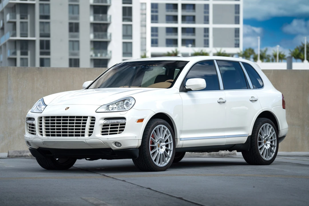 2009 Porsche 955/957 Cayenne Turbo - Image 2 of 31