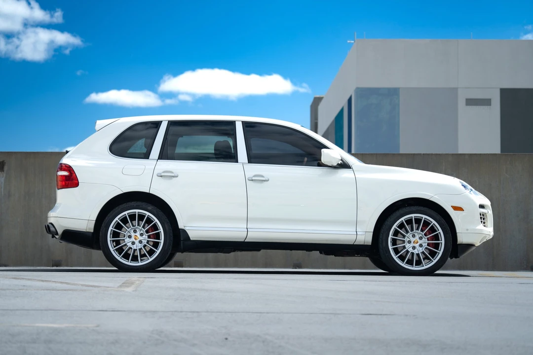 2009 Porsche 955/957 Cayenne Turbo - Image 10 of 31