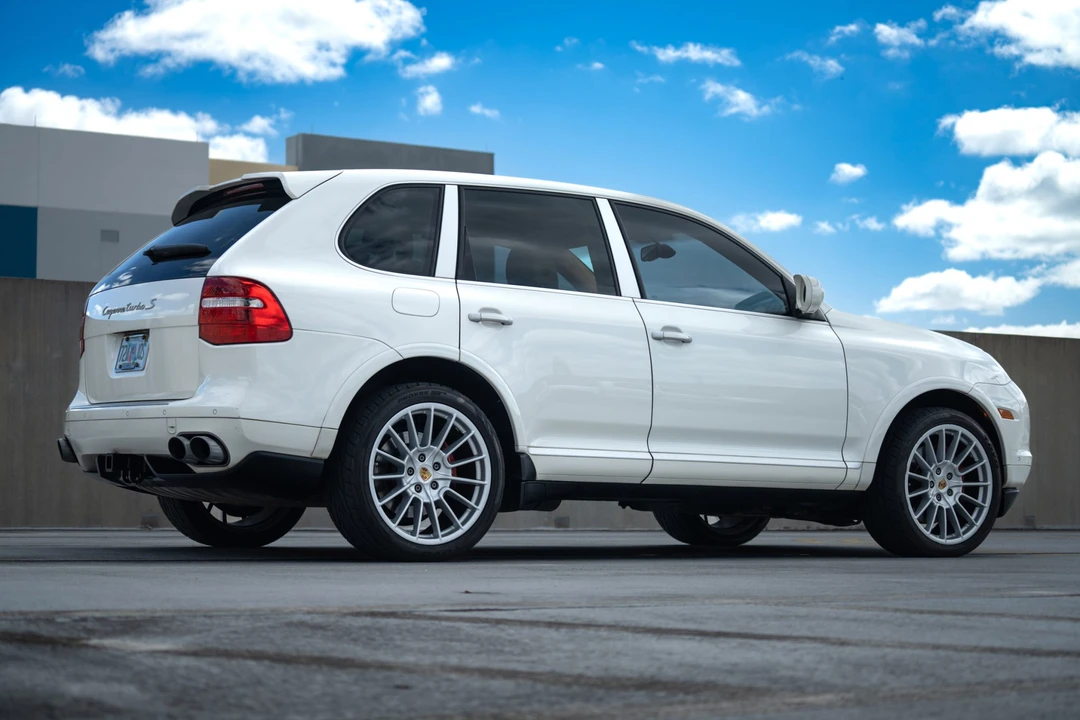 2009 Porsche 955/957 Cayenne Turbo - Image 11 of 31