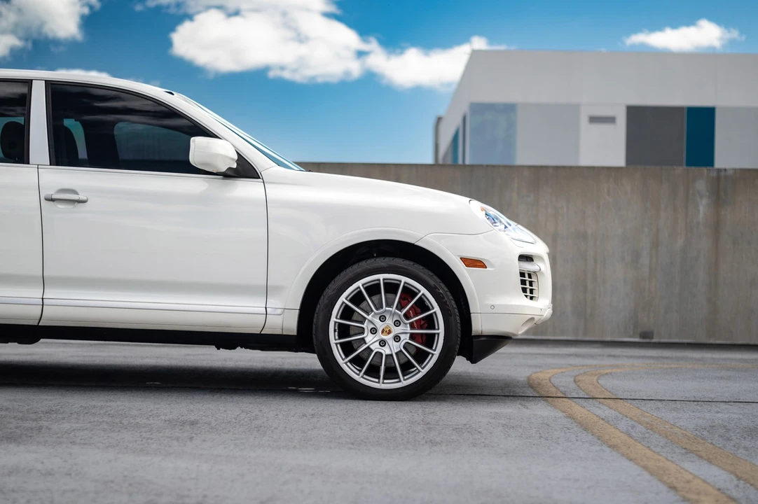 2009 Porsche 955/957 Cayenne Turbo - Image 26 of 31