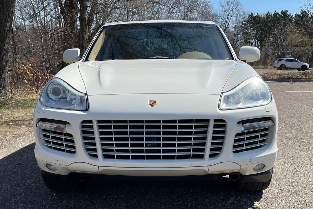 2009 Porsche 955/957 Cayenne Turbo - Image 2 of 31