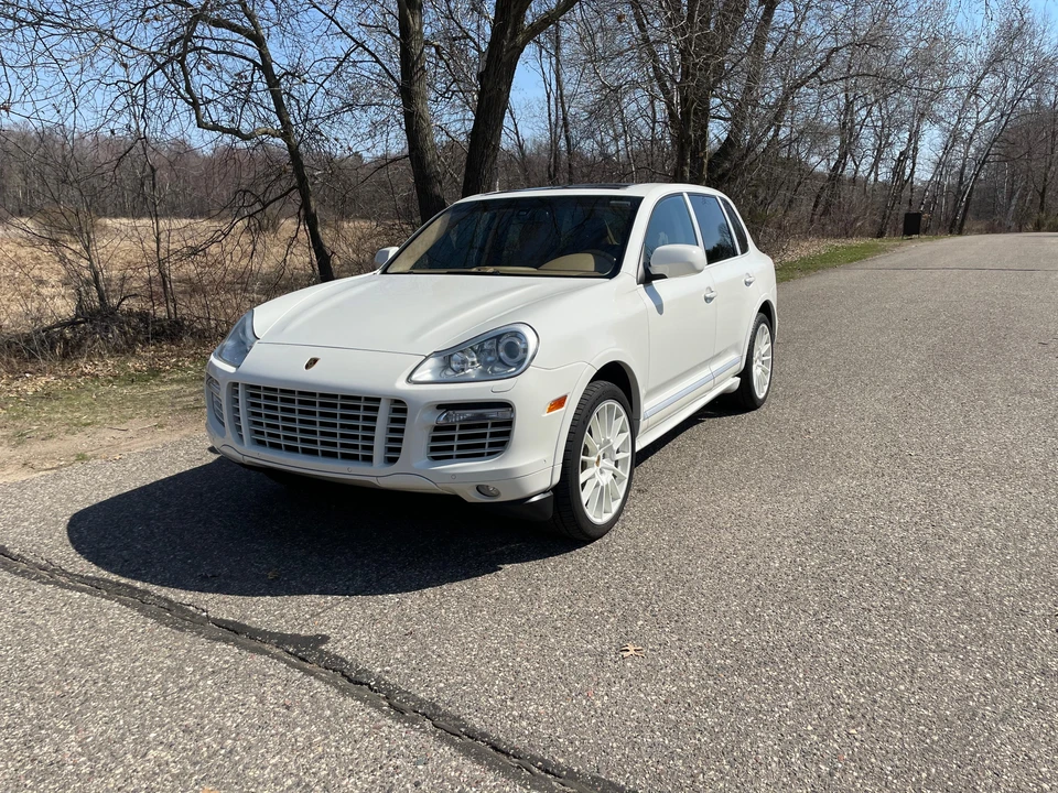 2009 Porsche 955/957 Cayenne Turbo - Image 9 of 31