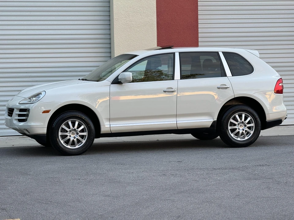 2009 Porsche 955/957 Cayenne - Image 2 of 31