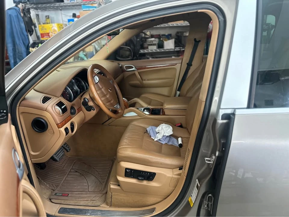 2009 Porsche Cayenne - Image 14 of 20