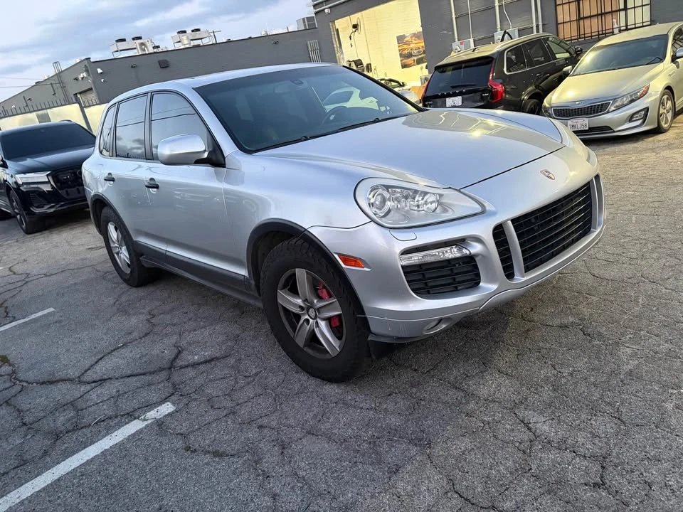 2009 Porsche 955/957 Cayenne GTS - Image 2 of 6
