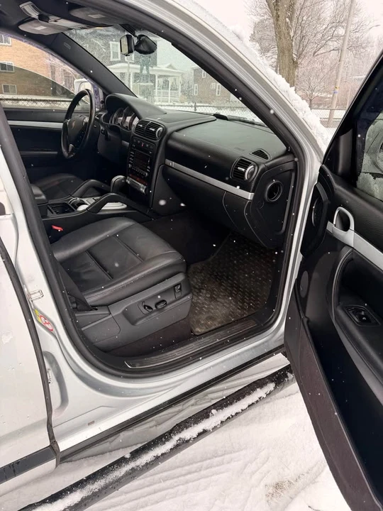 2009 Porsche 955/957 Cayenne S - Image 15 of 16