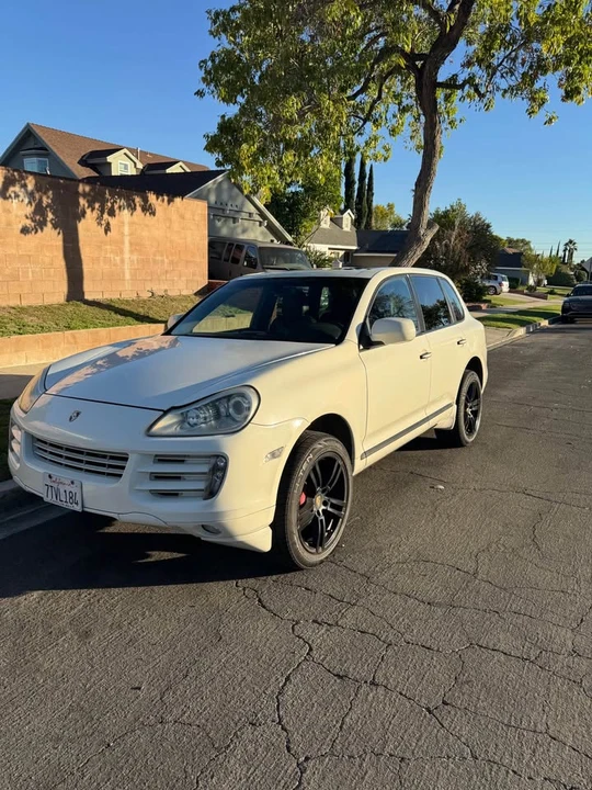 2009 Porsche 955/957 Cayenne - Image 2 of 12