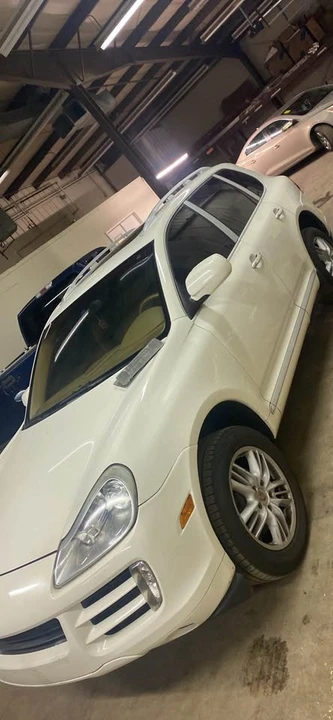 2009 Porsche 955/957 Cayenne - Image 2 of 3