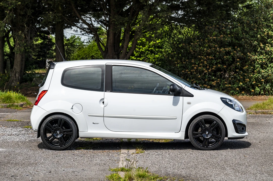 2009 Renault - Image 5 of 31