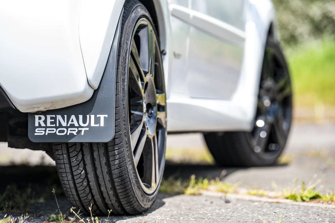 2009 Renault - Image 31 of 31
