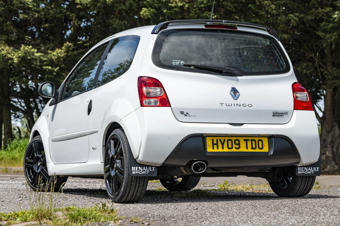 2009 Renault - Image 16 of 31