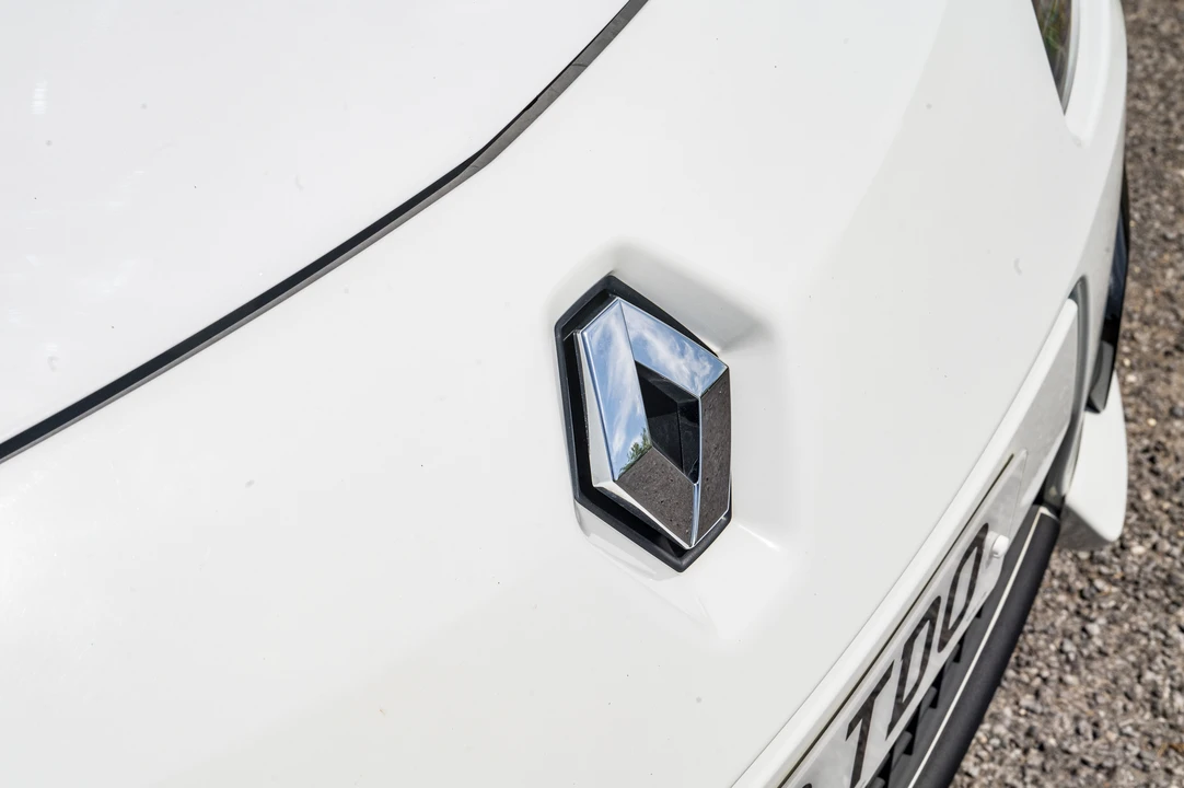 2009 Renault - Image 22 of 31