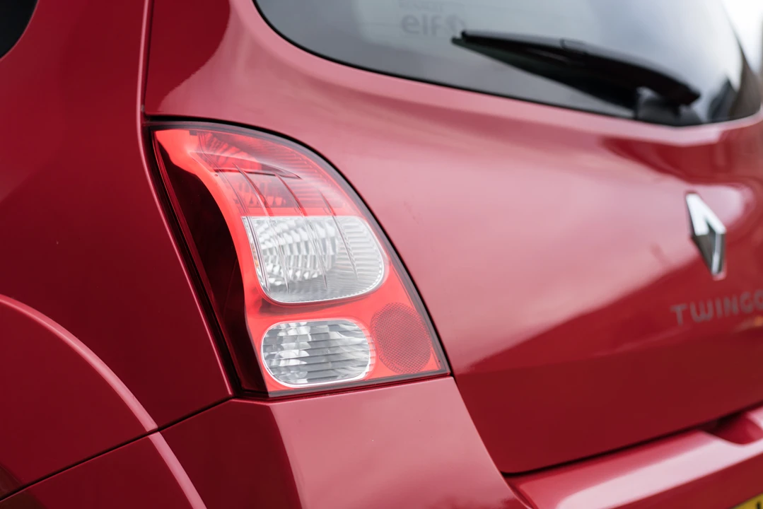 2009 Renault - Image 29 of 31