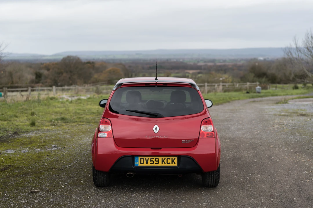2009 Renault - Image 24 of 31