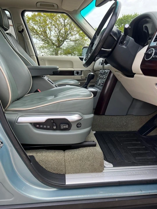 2009 Land Rover Range Rover L322 - Image 14 of 31