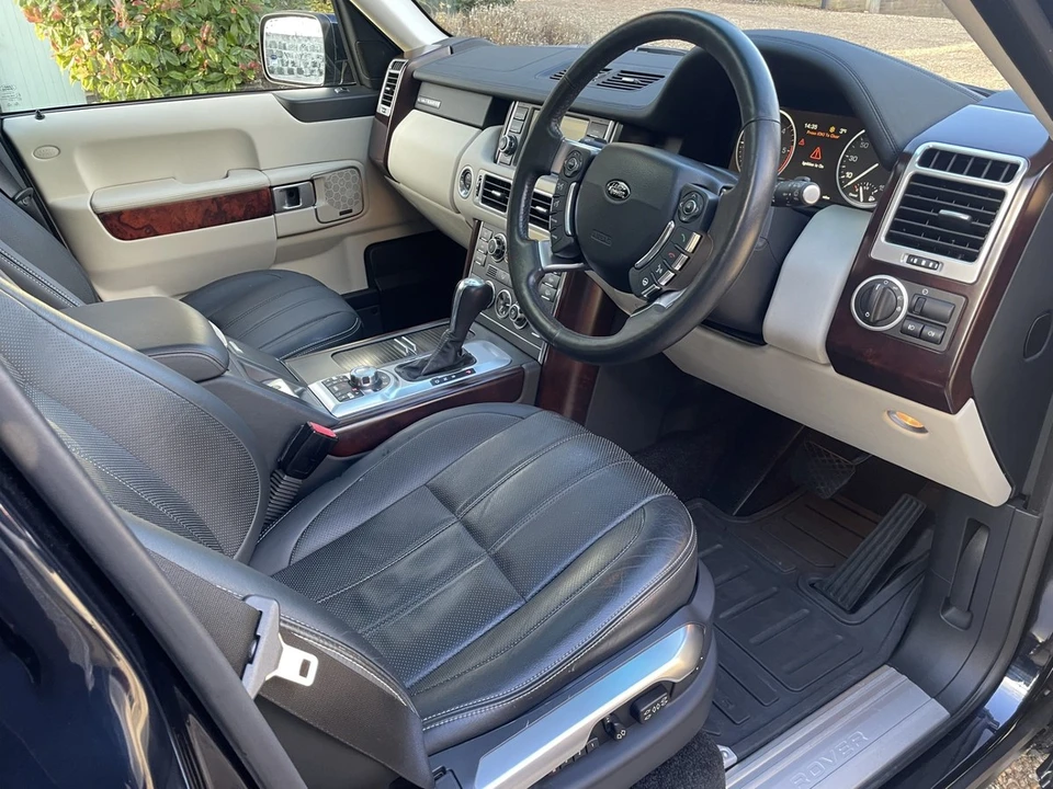 2009 Land Rover Range Rover L322 - Image 24 of 30