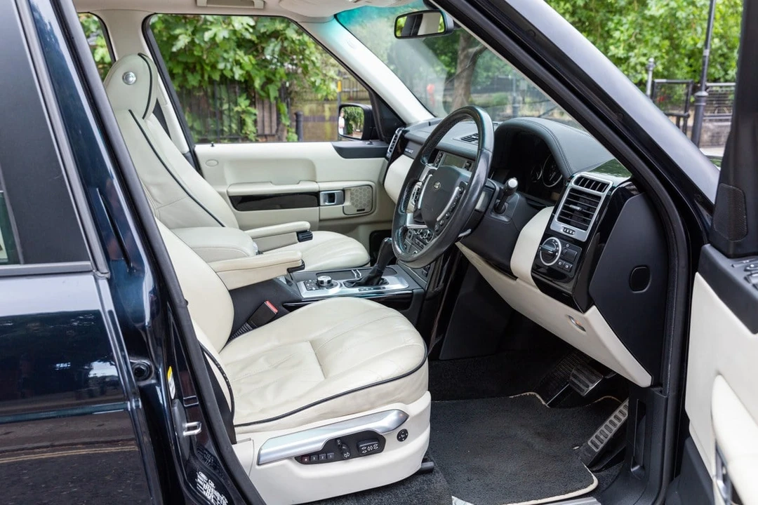 2009 Land Rover Range Rover L322 - Image 19 of 30